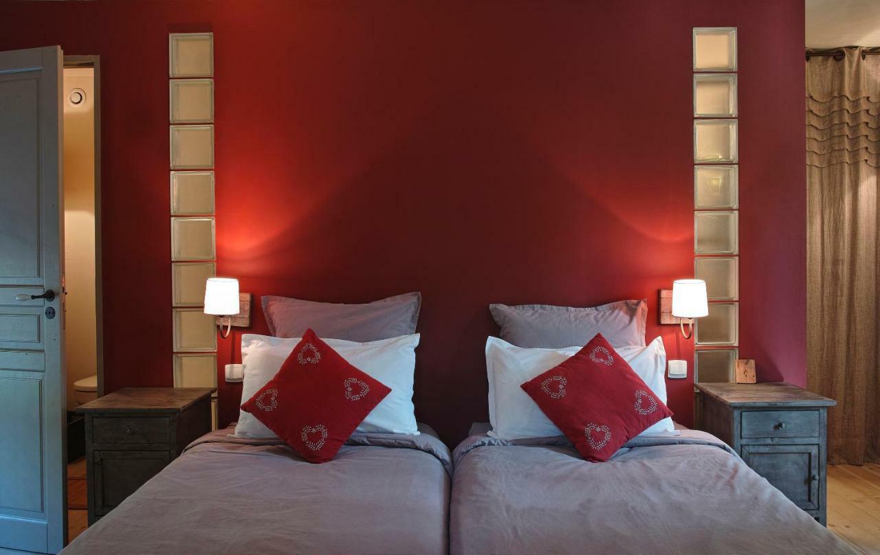 Le Moulin De Picaud Bed & Breakfast Grans Ngoại thất bức ảnh