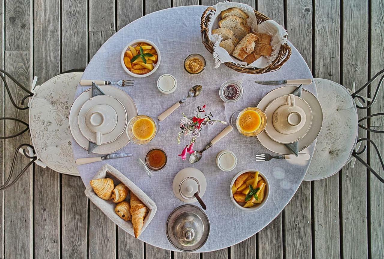 Le Moulin De Picaud Bed & Breakfast Grans Ngoại thất bức ảnh